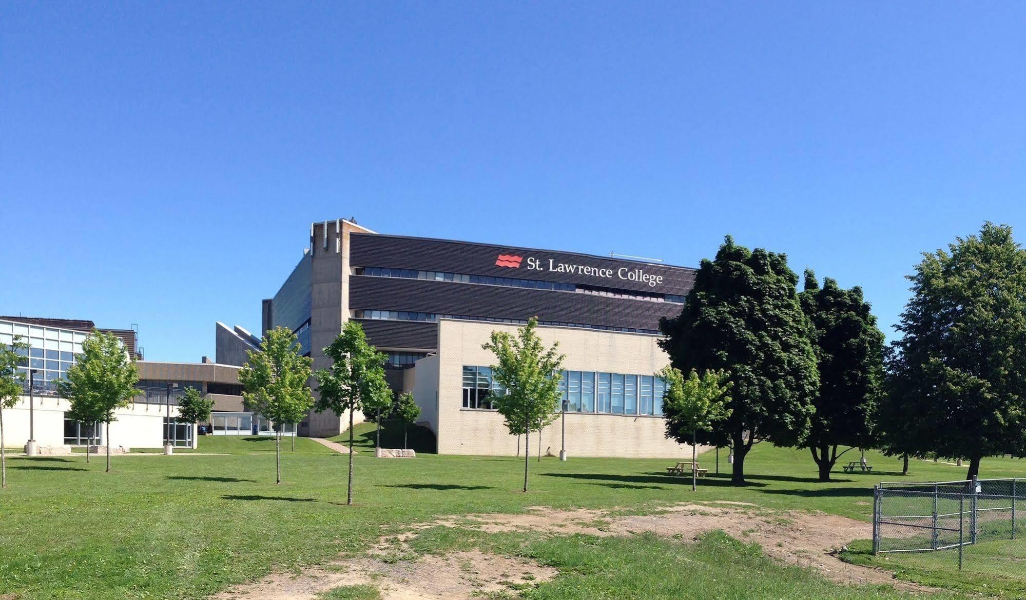 Residence & Conference Centre - Kingston Exterior photo